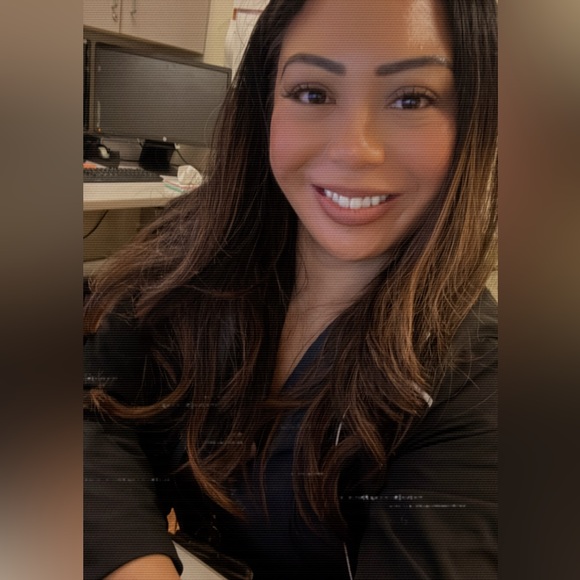 Meet your Posher, Lorieanne - Picture 1 of 1